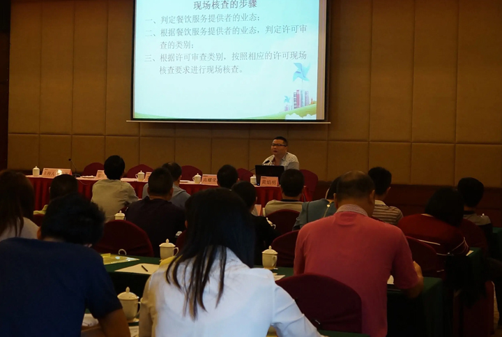 ����С����Ӗ(x��n)�W(xu��)У�\ՄС���ИI(y��)�İl(f��)չǰ��